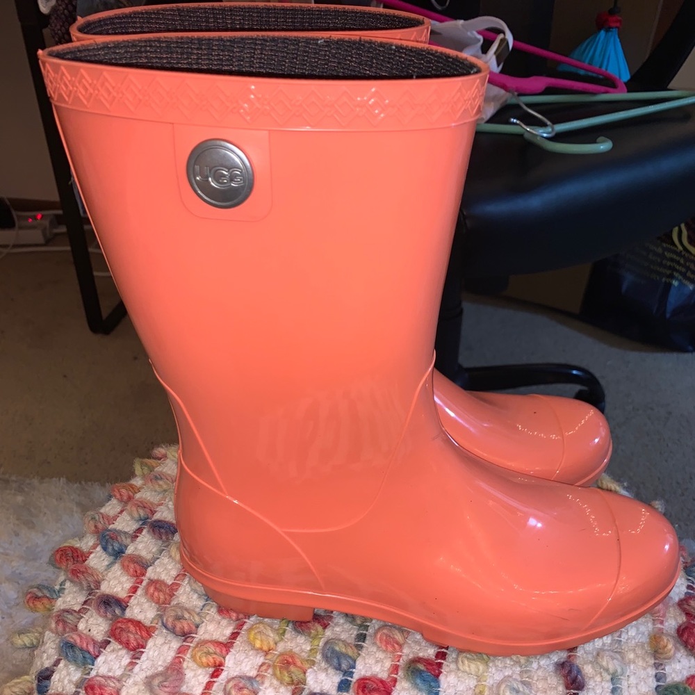 Ugh rain boots